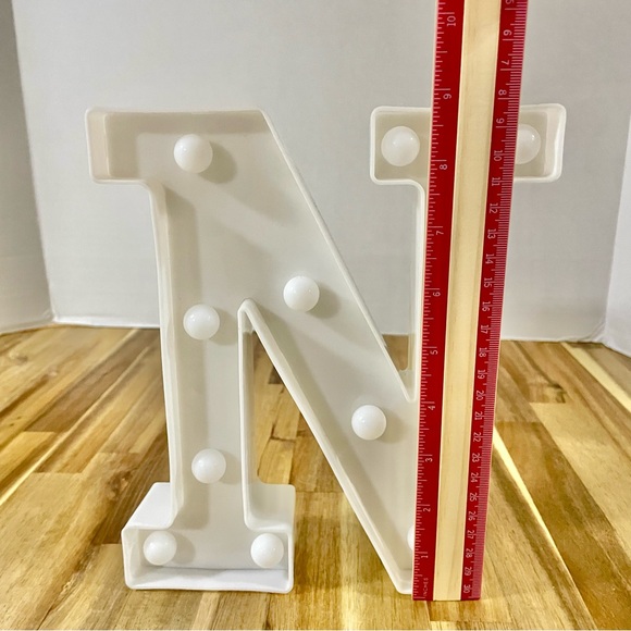 Marquee Style Light Up Capital Letter N Round Bulbs Initial Shelf Decor Plastic - Picture 3 of 5